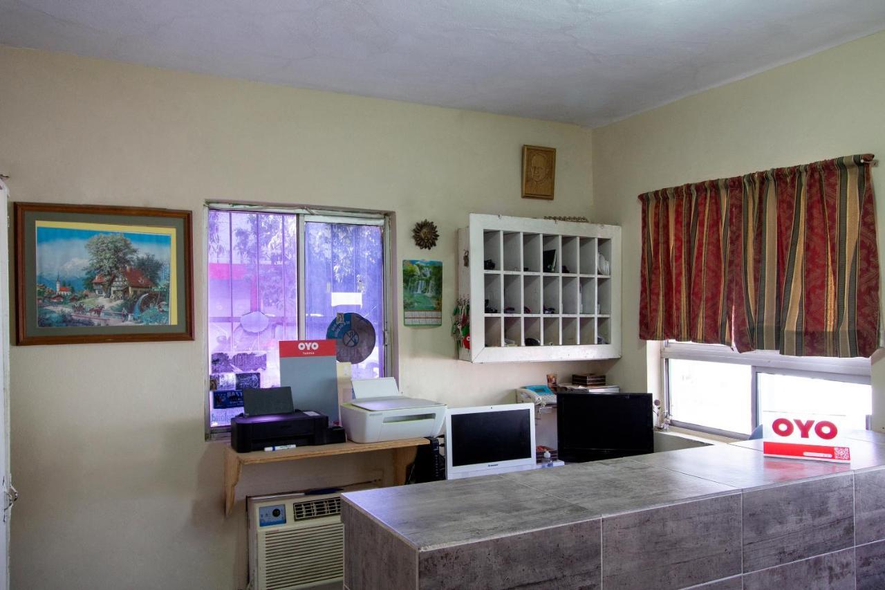 Oyo Casa De Huespedes San Jose Hotel Guaymas Ngoại thất bức ảnh